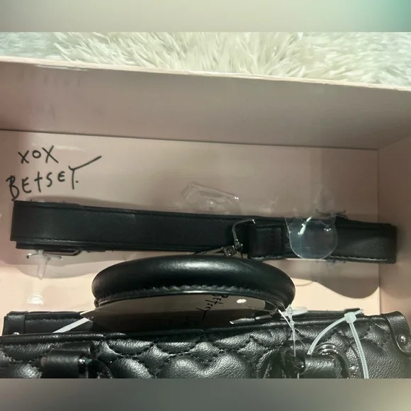 NWT-Betsey Johnson Quilted Black Heart Satchel - Picture 6 of 8